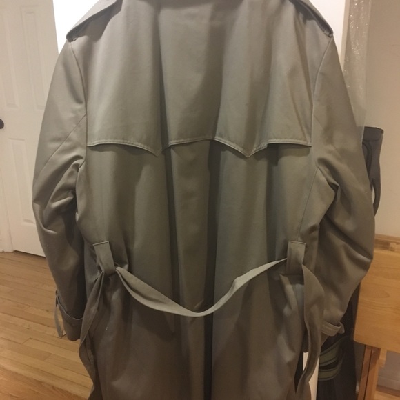 Men’s classic raincoat with removable lining - Picture 2 of 6